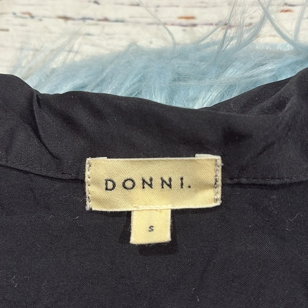 Donni silky short sleeve button front shirt jet - Picture 3 of 8